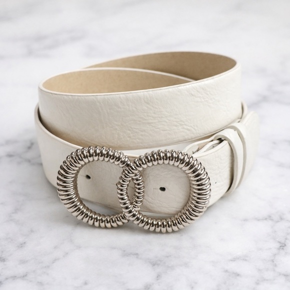 Vince Camuto Accessories - Vince Camuto White Wide Belt Silver Double Ring Buckle Statement